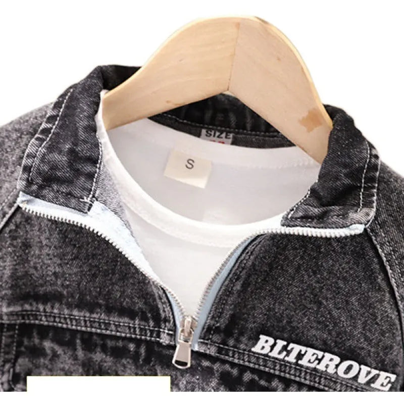 Boys' black and blue denim two-piece suit set with long sleeves, shown in Korean style.