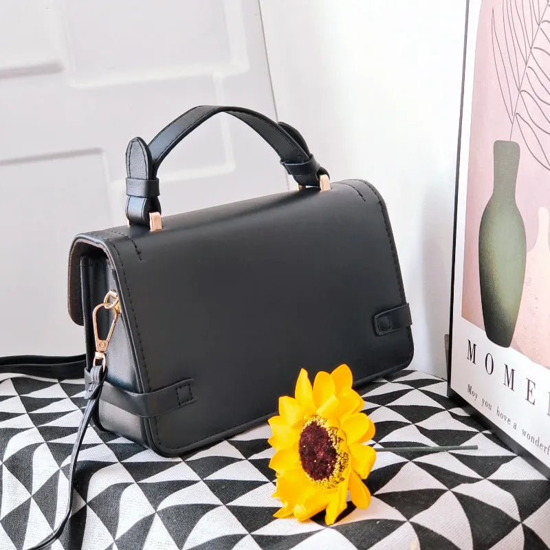 Retro small square pattern crossbody bag in horizontal square shape with ethnic floral and rhombus detailing