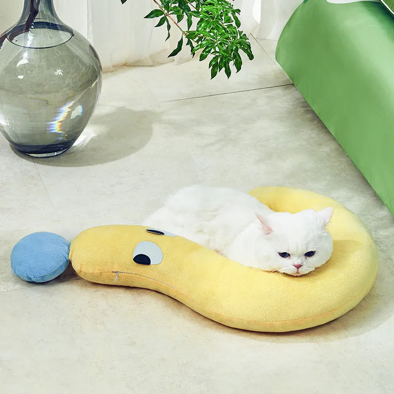 Rectangular blue pet pillow measuring 62x39cm for cats and dogs