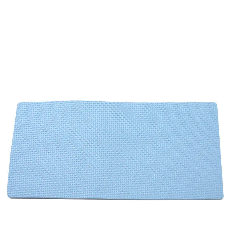 Single-wheel abdominal muscle roller with black and red tyre-skin wheel, 9 x 18 x 32.5 cm, for home or office core training