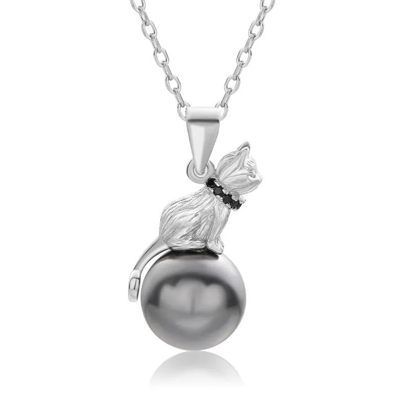925 sterling silver cat pendant necklace with detailed feline design on clavicle length chain