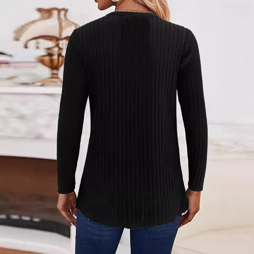 Casual button-front knitted sweater pullover in solid colour with regular sleeves