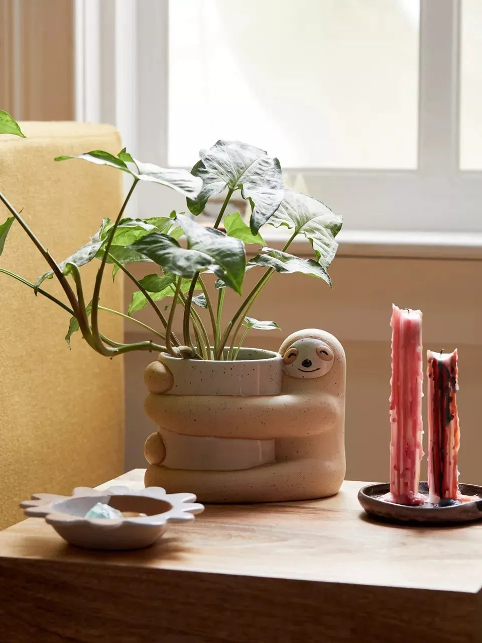Ceramic sloth flower pot with green plant, 9cm diameter, medium size, photo colour