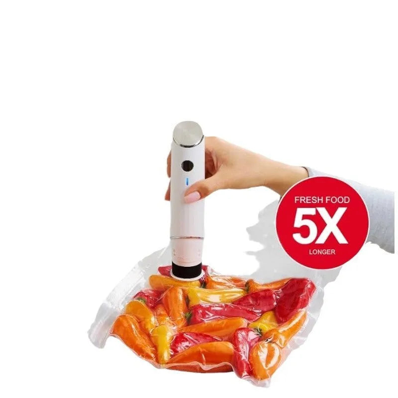 White USB vacuum food sealer with five 26x28cm plastic storage bags