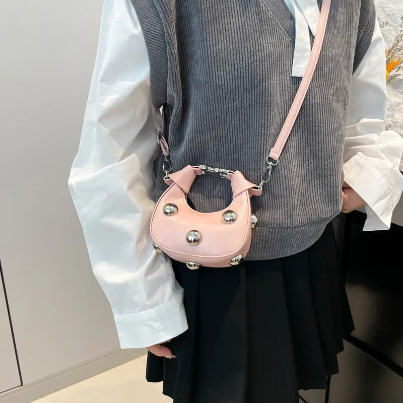 Mini PU messenger bag for women with sewing line detail, in horizontal square shape, black colour, single shoulder strap