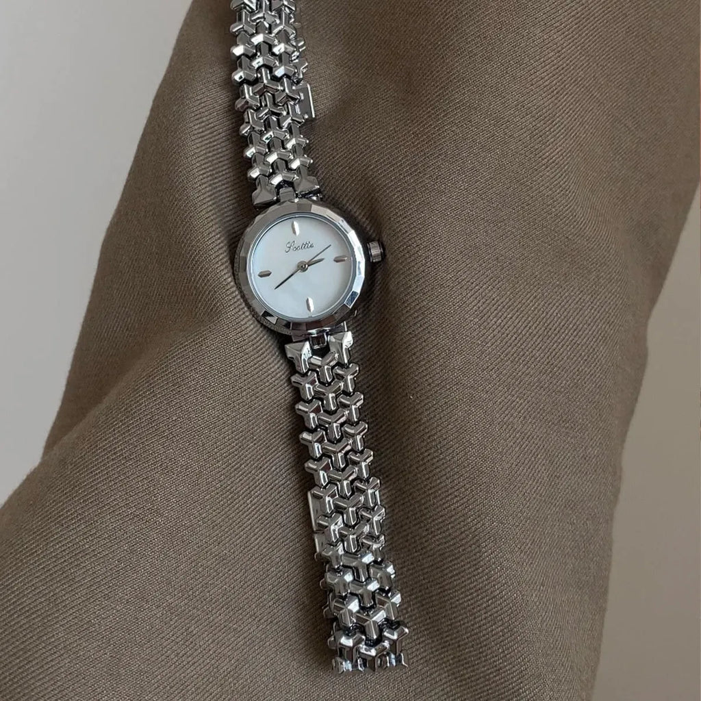 Women's fashion alloy watch ASG33 with white shell dial and gold strap, 8mm thickness
