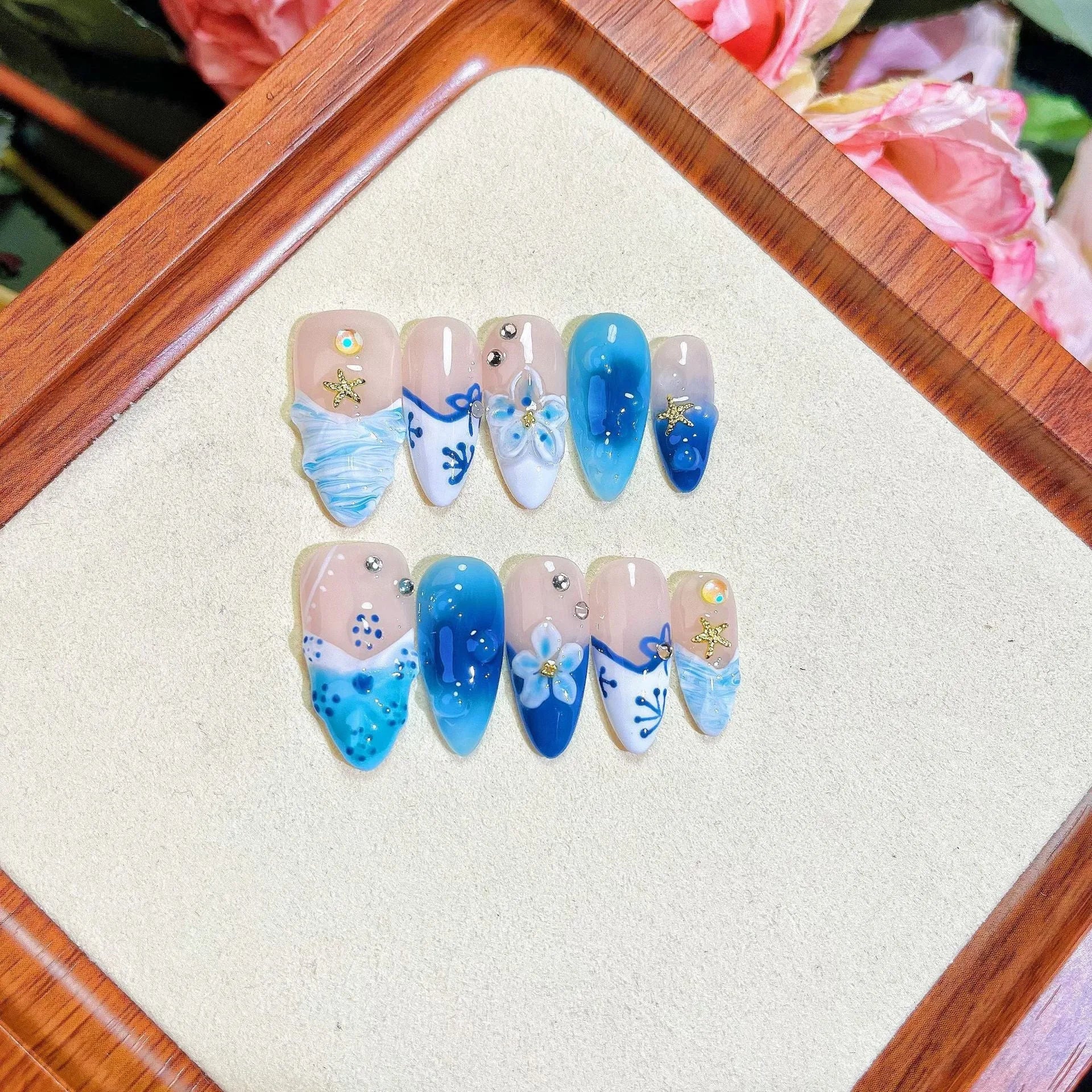 Blue hand-painted carved summer ice transparent plastic fake nails set for women