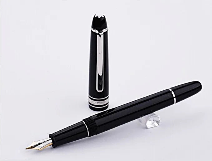 Two-colour nib fountain pen with 0.7mm iridium tip, resin metal barrel, glossy finish, and black gold clip