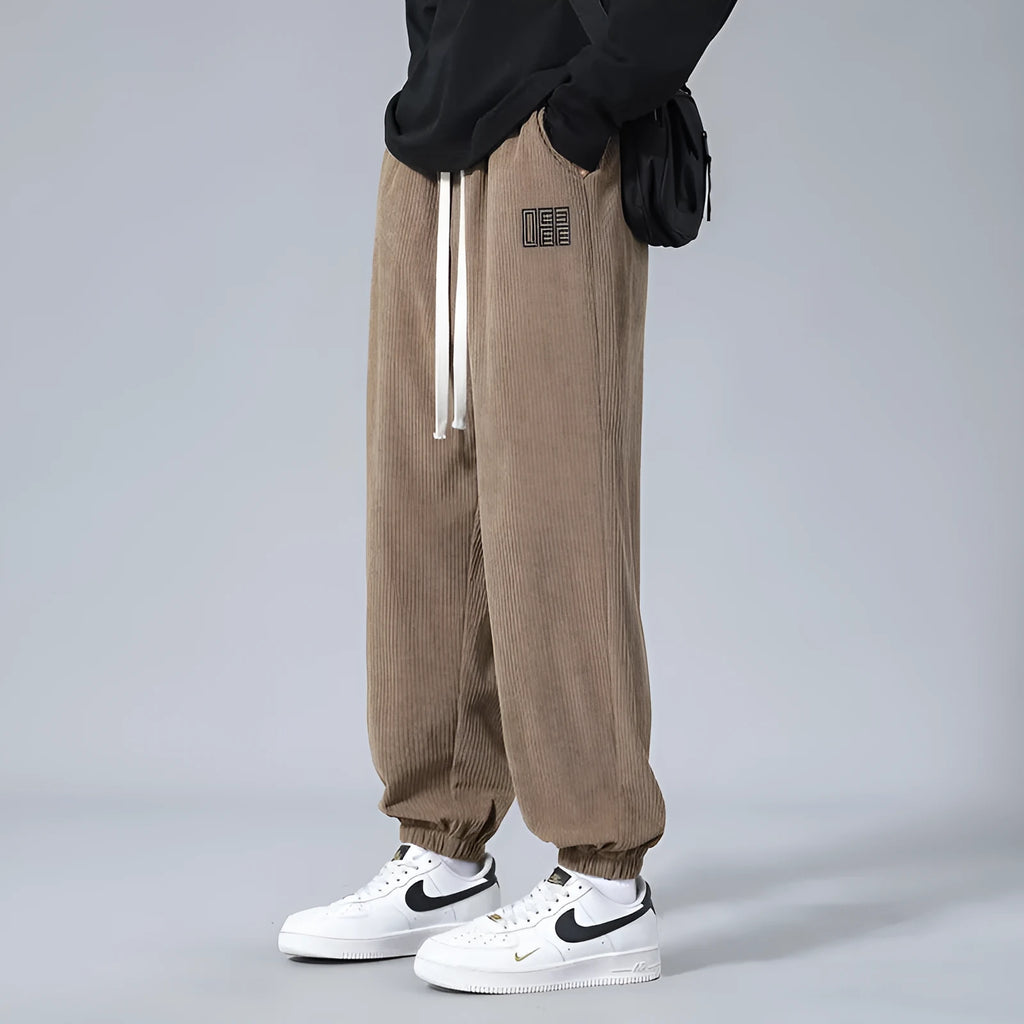 Men's workwear casual sports trousers in polyester fibre with letter print, available in black, dark gray, and khaki