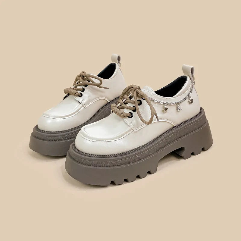 White British-style platform leather shoes with chunky heel and front lace-up design