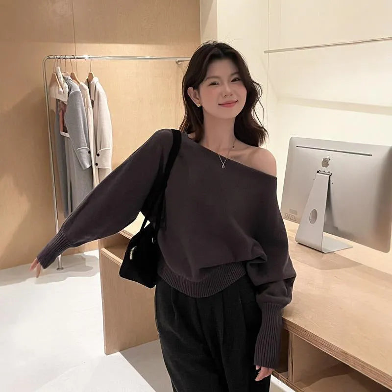 Women's viscose fibre blouse in free size with long sleeves available in seven colours