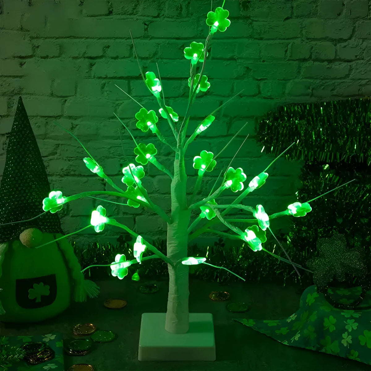 St Patrick's Day clover tree light with battery box, 30 LED beads, 3000K warm light, and ABS shell