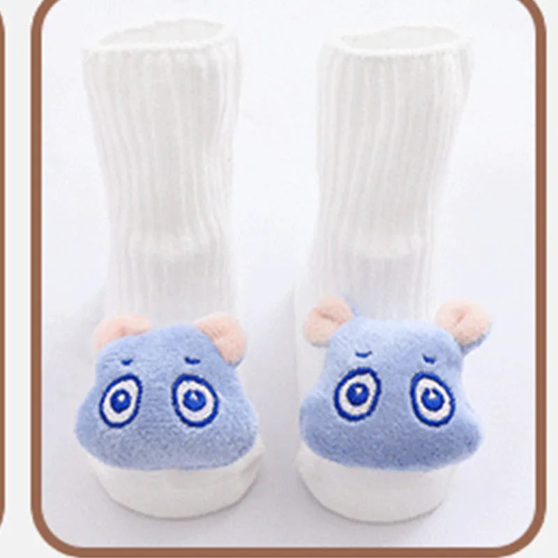 Baby socks in cotton with breathable sweat-absorbing features, available in multiple colours and XS S M sizes for infants