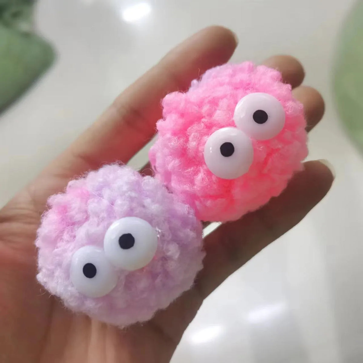 Doll bouquet DIY bounce ball accessory in artificial plush with ribbon eyes