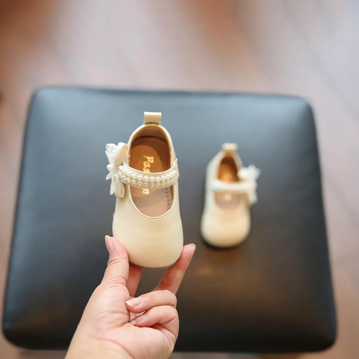 Baby girls' square mouth pumps with bow, synthetic leather, Velcro fastening, non-slip sole, beige or silver