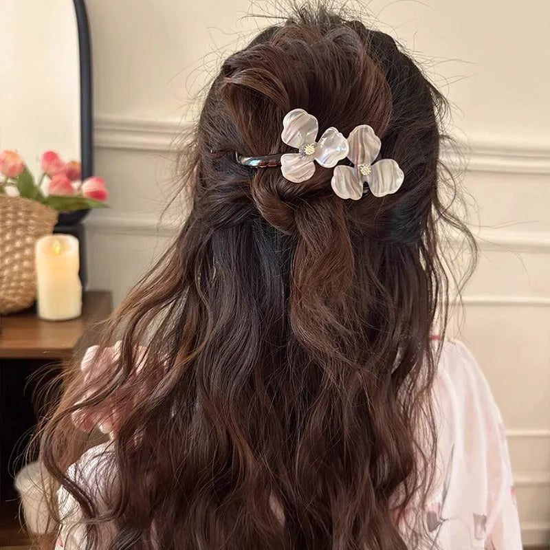 Retro flower back head updo bobby pin with acrylic petals in beige colour