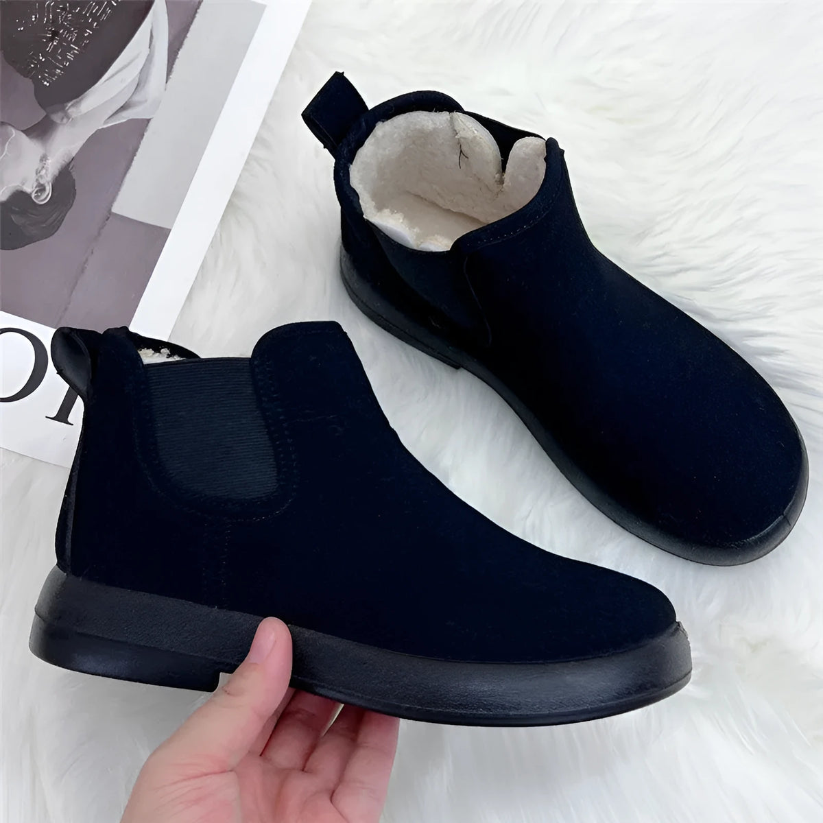 Women's flat ankle boots in suede with round toe, shown in black, brown or khaki, sizes 36-43.