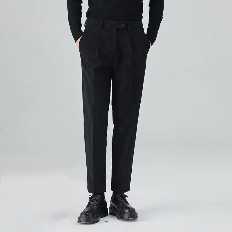 Men's straight-leg corduroy trousers in loose fit with micro elasticity
