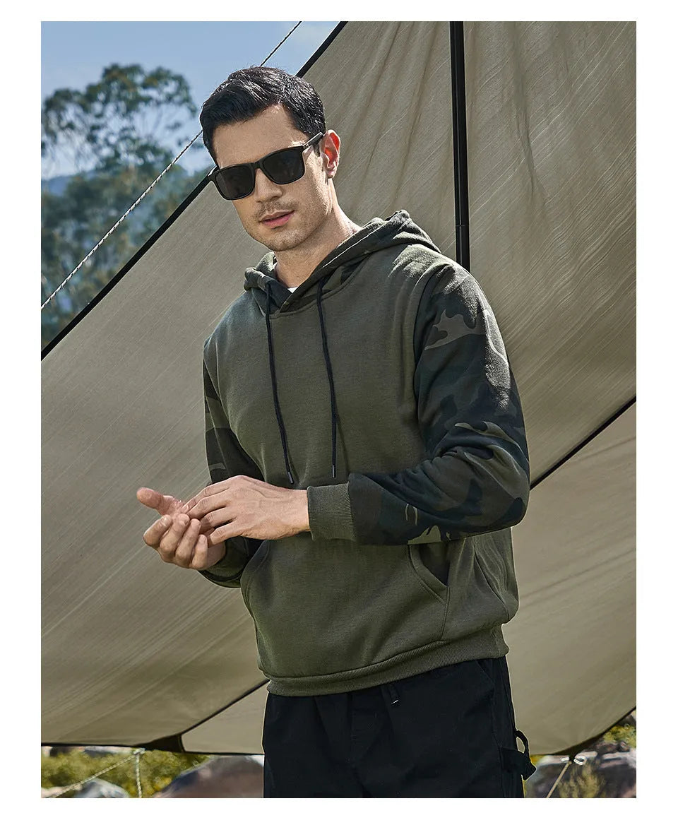 Men's camouflage colour block hooded sweater in polyester, size S to XXL, in Army Green
