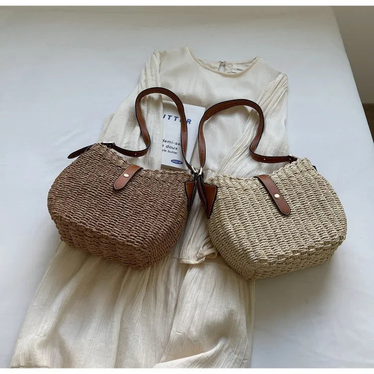 Fashion casual oval straw crossbody bag in creamy white with contrast weave and polyester lining