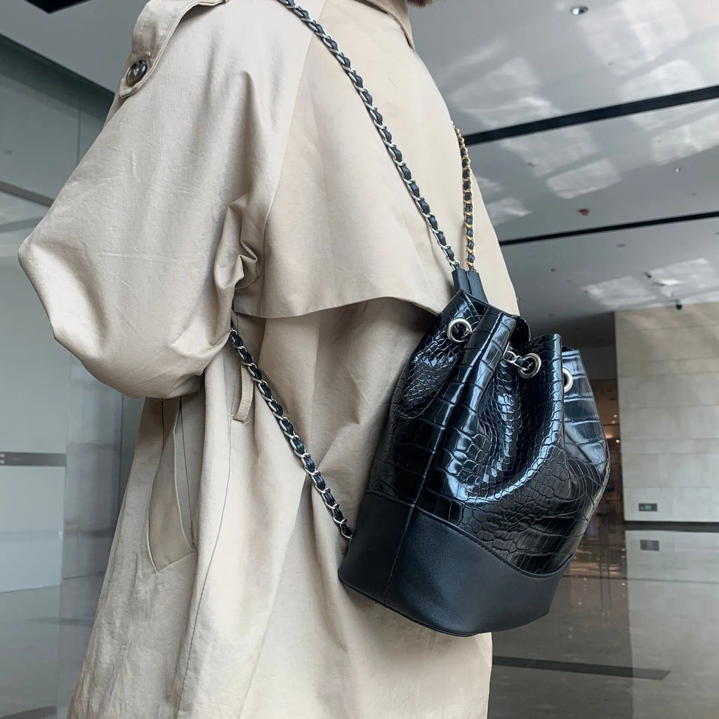 Women's black PU large capacity shoulder bag with chain detail, 22x29x10.5cm