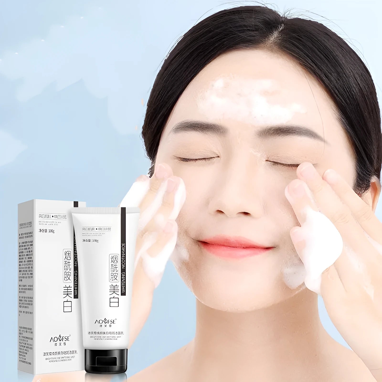 White tube of 100ml whitening and freckle-removing facial cleanser for pore cleansing.