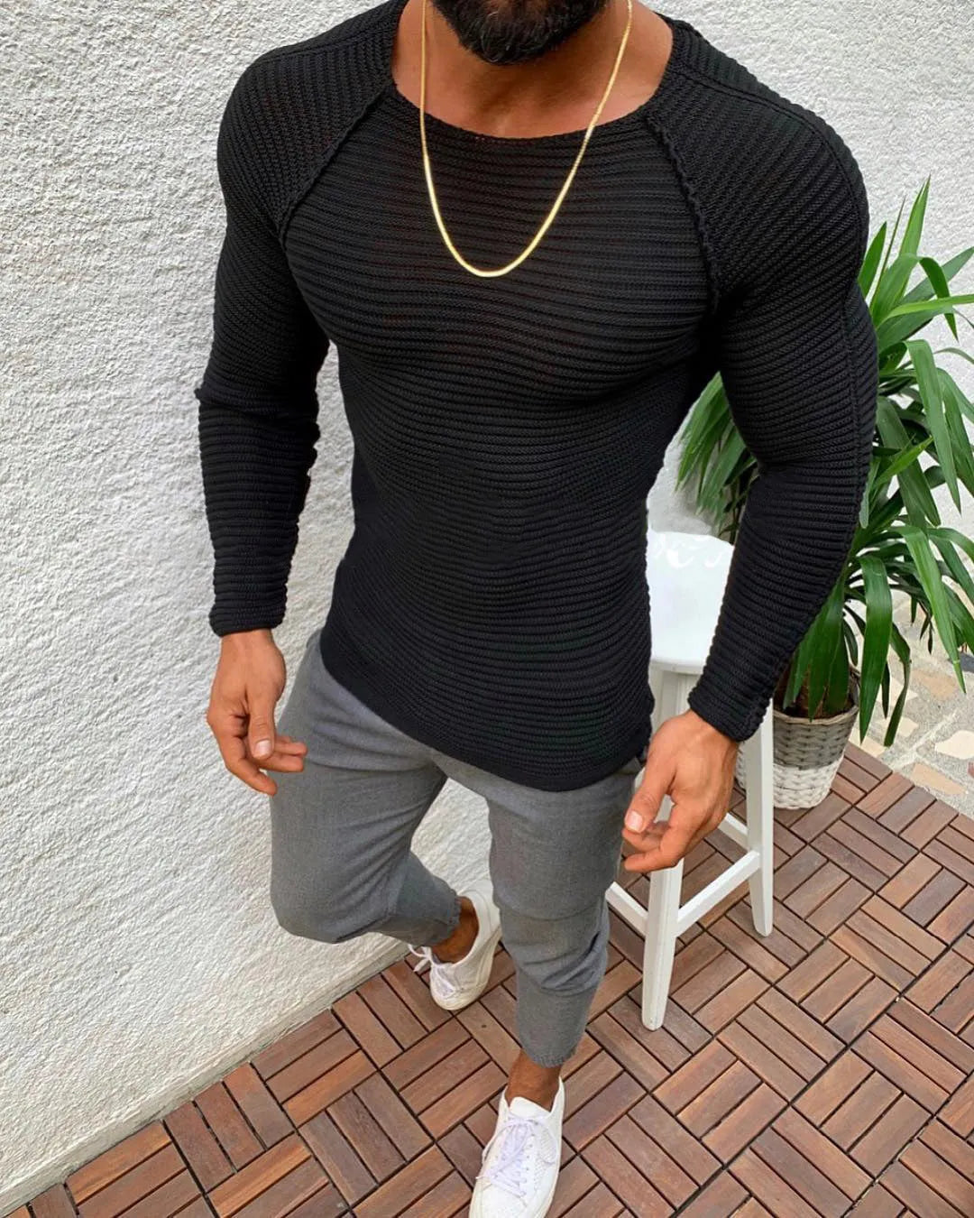 Men's slim-fit acrylic knit pullover sweater in black, round neck, long sleeves, ribbed hem