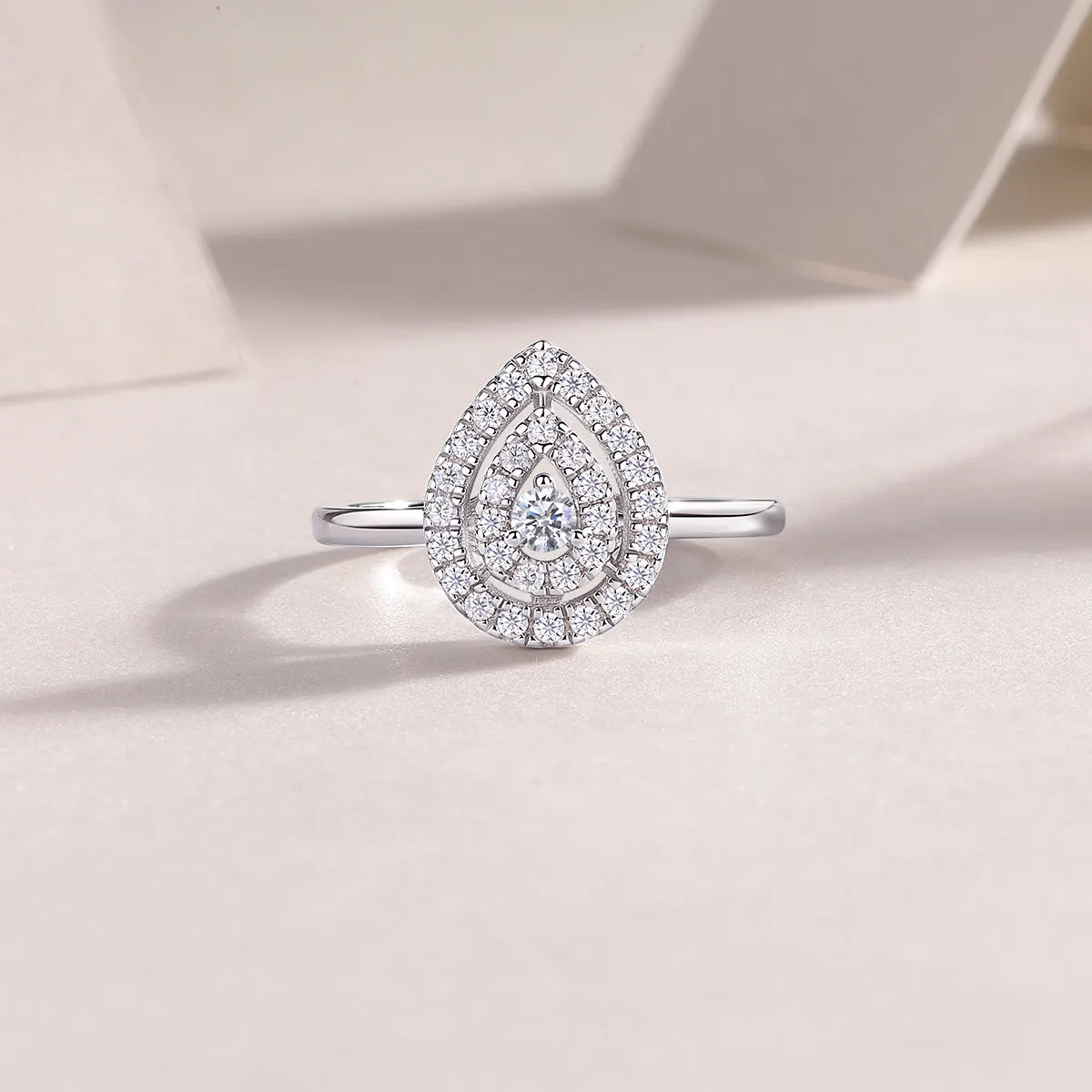 Gold-plated S925 silver wedding ring set with moissanite stone in gift box, sizes 5 to 9