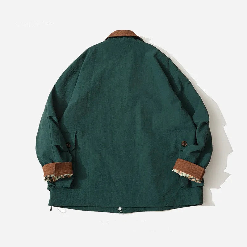 Casual jacket in contrasting colour block design with side seam pockets and long sleeves