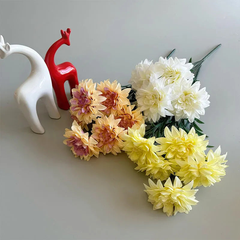 Artificial silk flower bouquet in multiple colours for desktop display fan