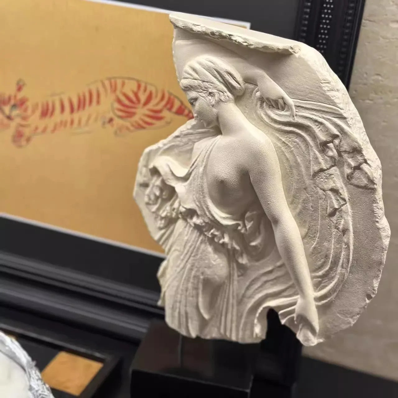Italian-style wine goddess ornament resin sculpture 35cm tall decorative figure