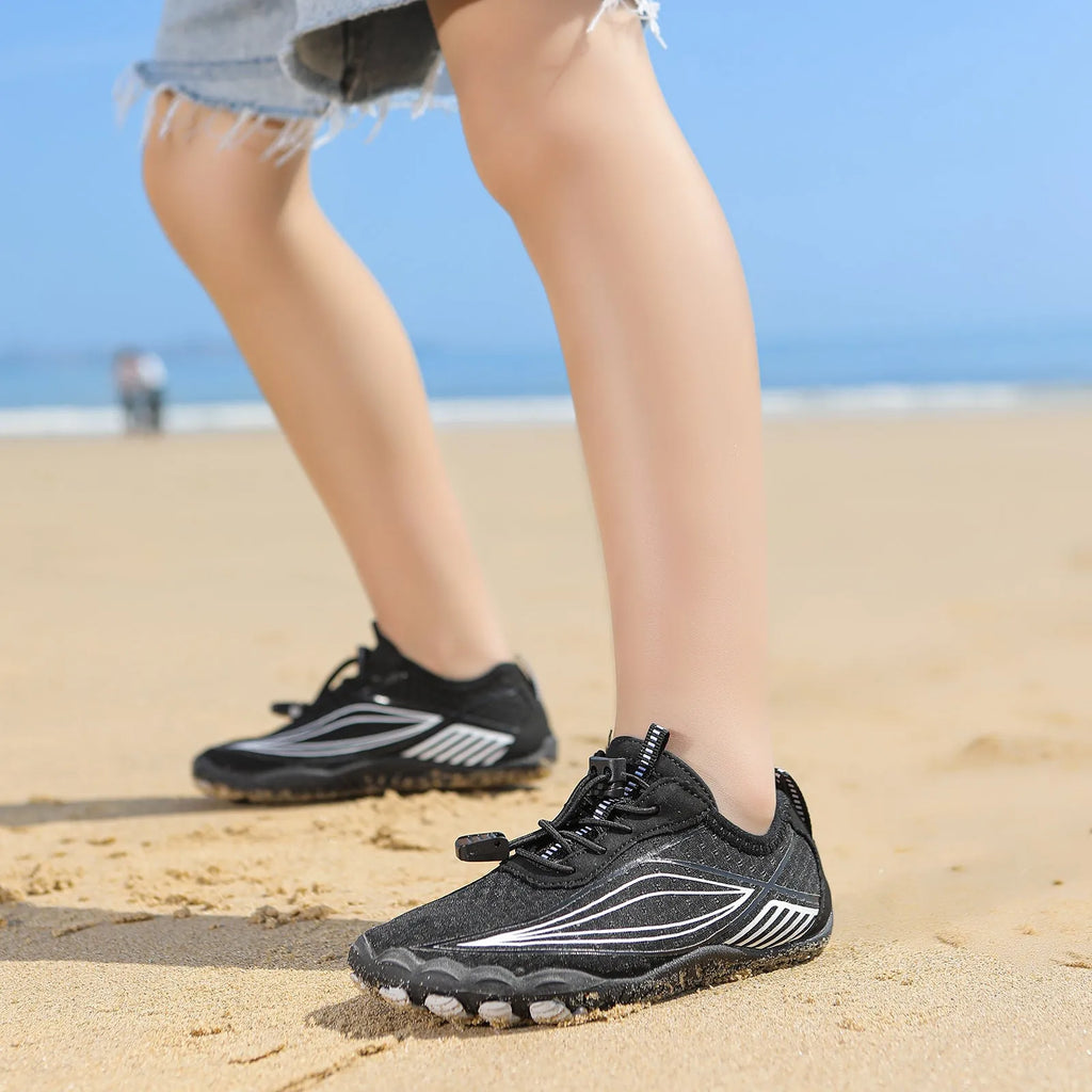 Children's quick-dry water shoes with non-slip rubber soles in multiple colours