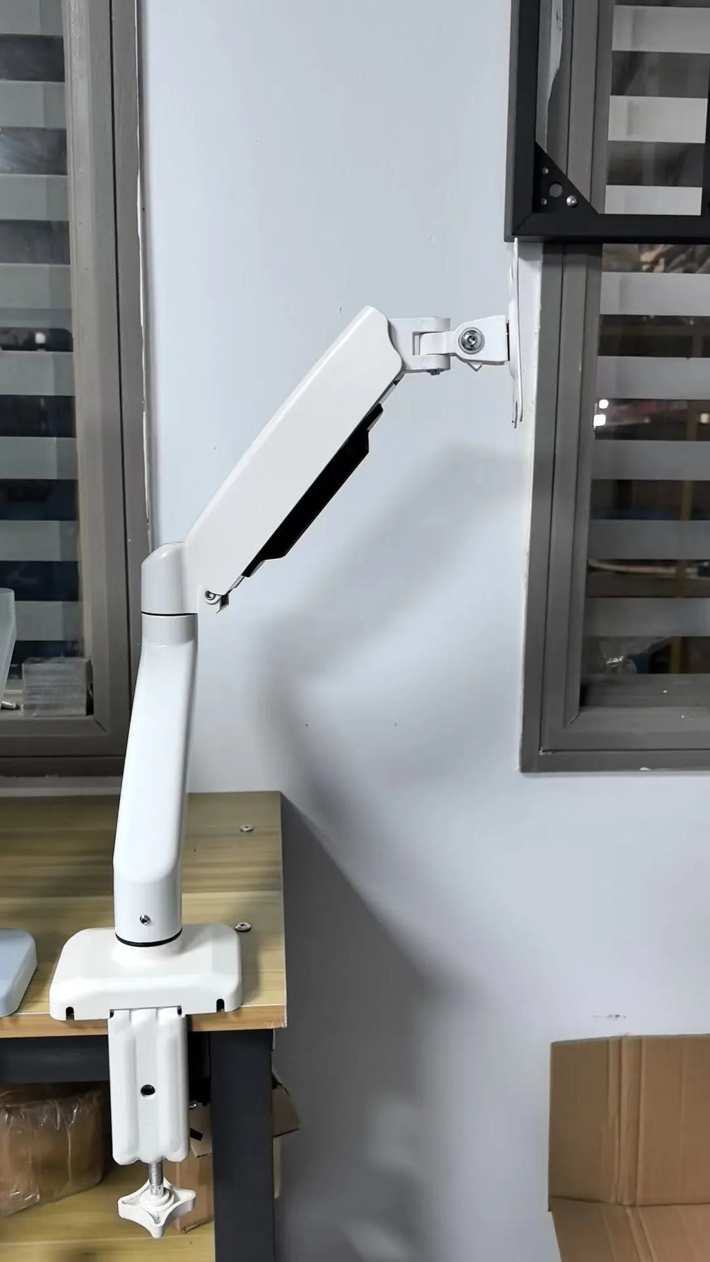 Black and white rotating telescopic LCD screen bracket table mount for general displays